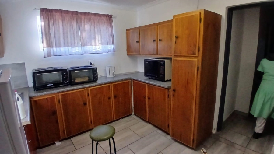 10 Bedroom Property for Sale in Brandwag Free State